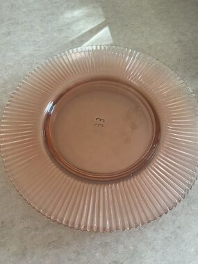 Muti Translucent Ribbed Glass Charger in Dusty Rose set of 4